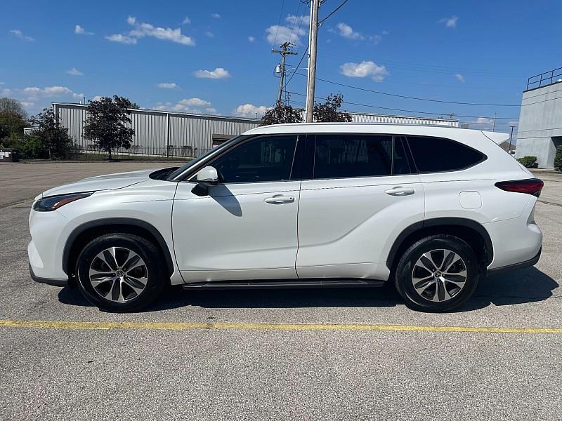used 2022 Toyota Highlander car, priced at $28,980