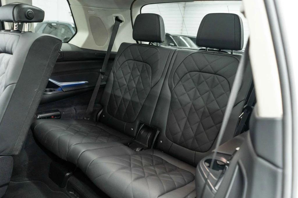 used 2025 BMW X7 car, priced at $59,500