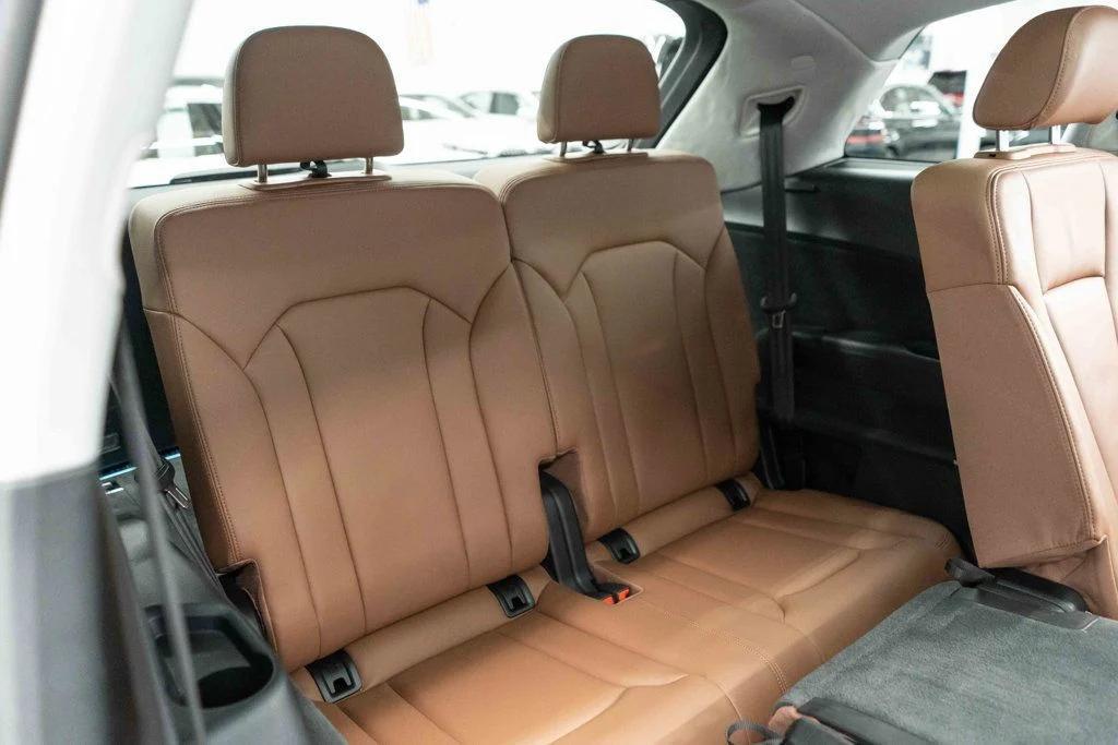 used 2023 Audi Q7 car, priced at $30,995