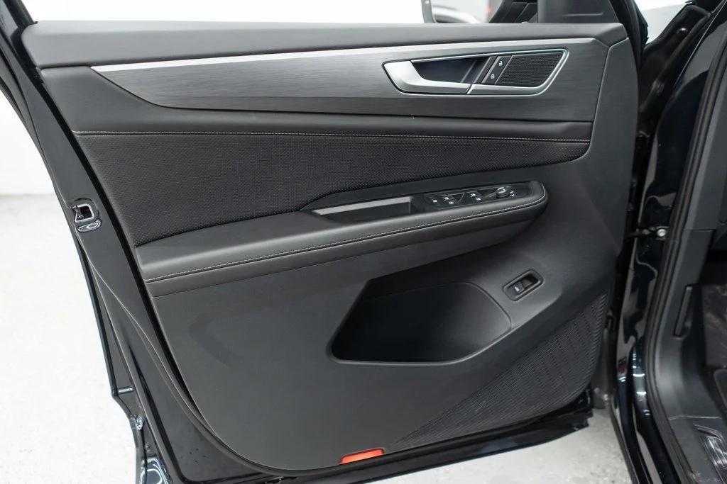 used 2025 Volkswagen Atlas Cross Sport car, priced at $31,385