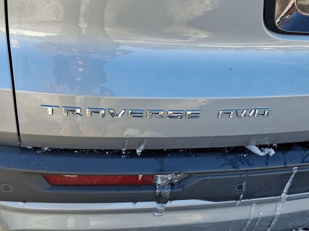 used 2025 Chevrolet Traverse car, priced at $37,598