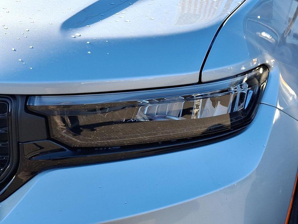 new 2025 Jeep Grand Cherokee car, priced at $49,069