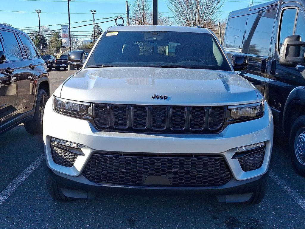 new 2025 Jeep Grand Cherokee car, priced at $49,069