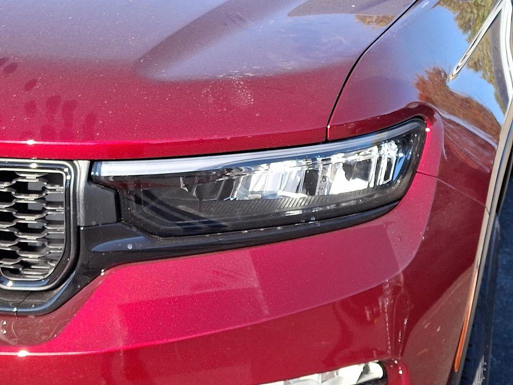 new 2025 Jeep Grand Cherokee car, priced at $52,084