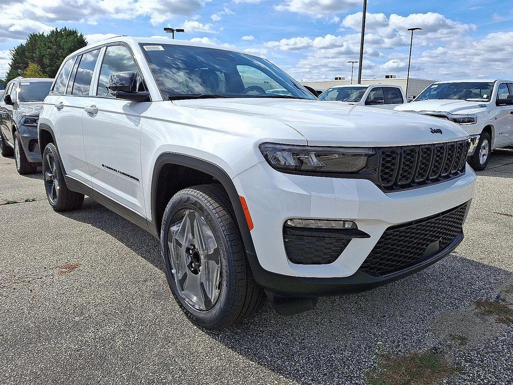 new 2025 Jeep Grand Cherokee car, priced at $48,474