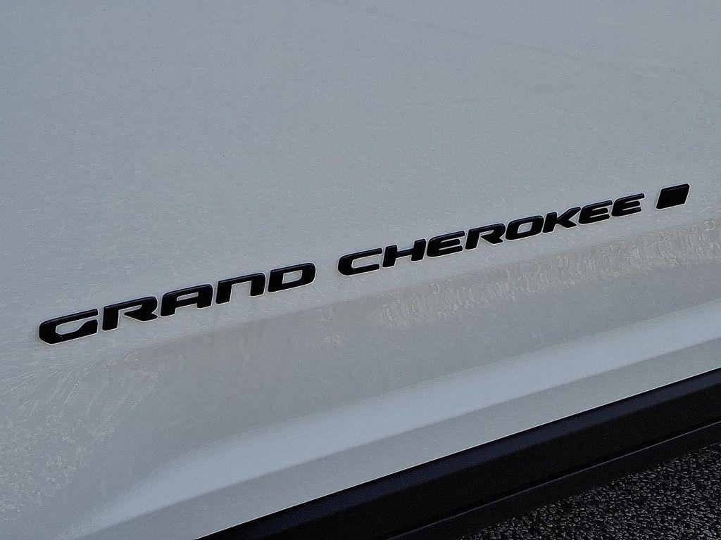 new 2025 Jeep Grand Cherokee car, priced at $48,474