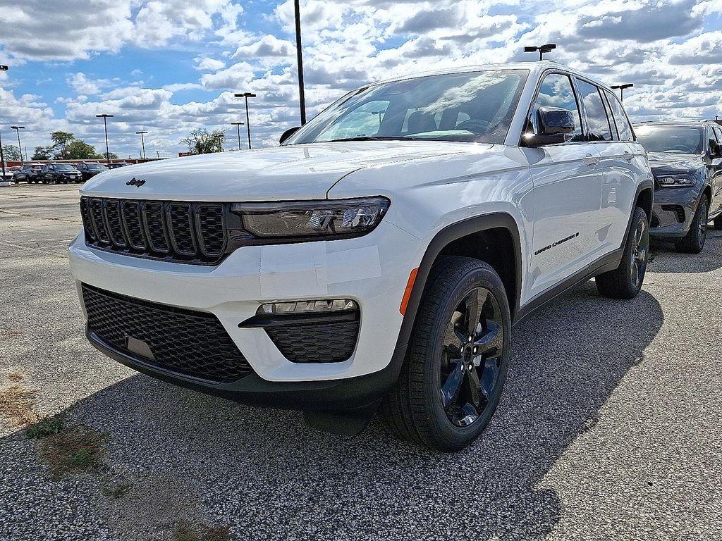 new 2025 Jeep Grand Cherokee car, priced at $48,474