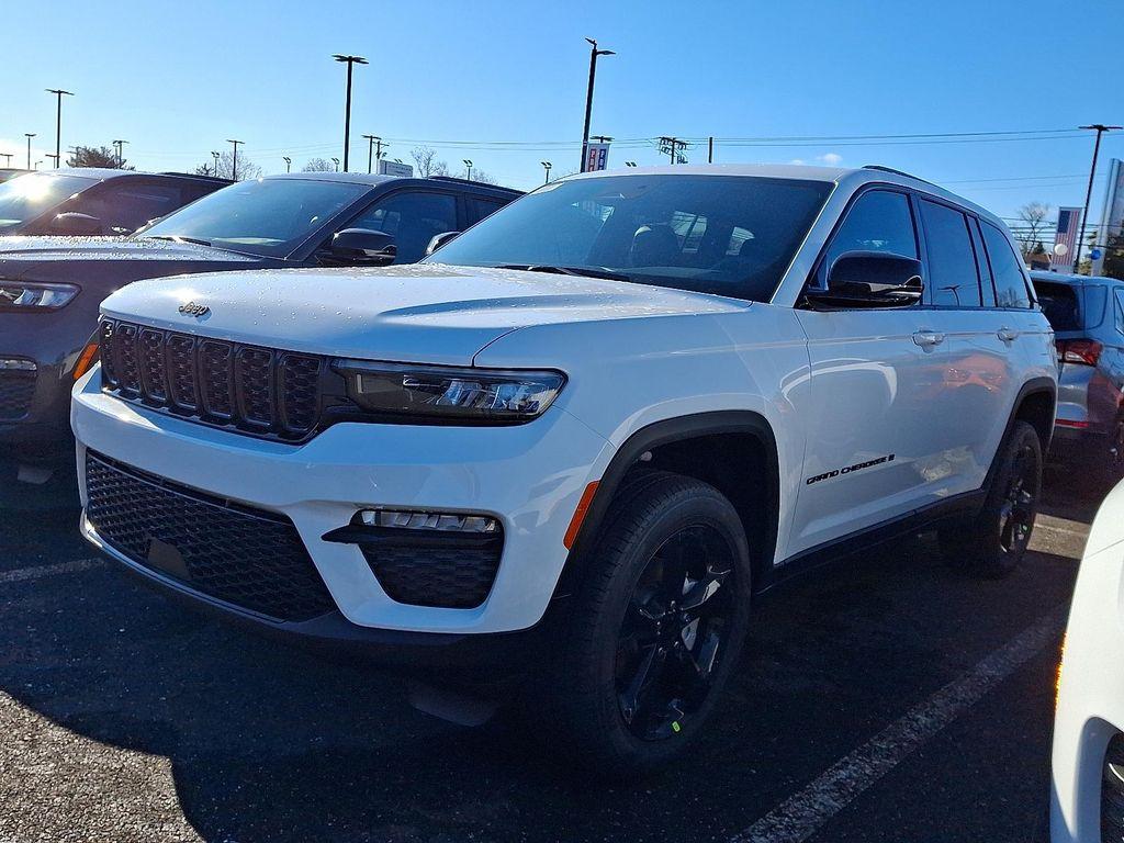 new 2025 Jeep Grand Cherokee car, priced at $48,474