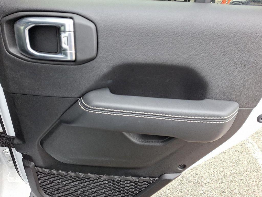 used 2022 Jeep Wrangler Unlimited car, priced at $33,598