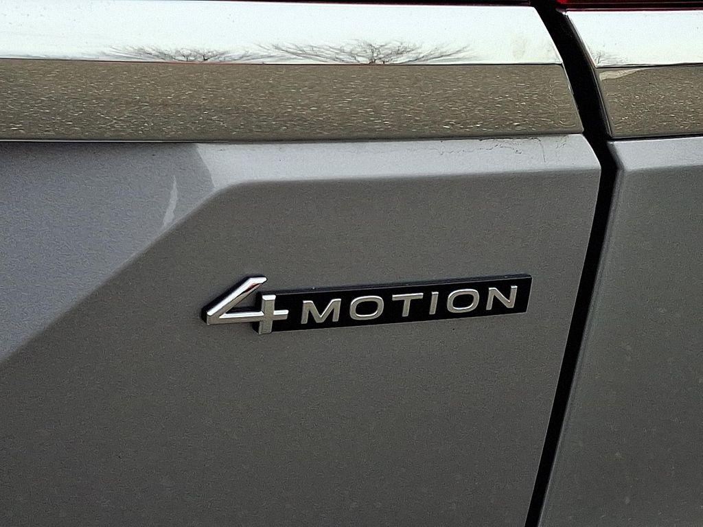 used 2025 Volkswagen Atlas car, priced at $33,598