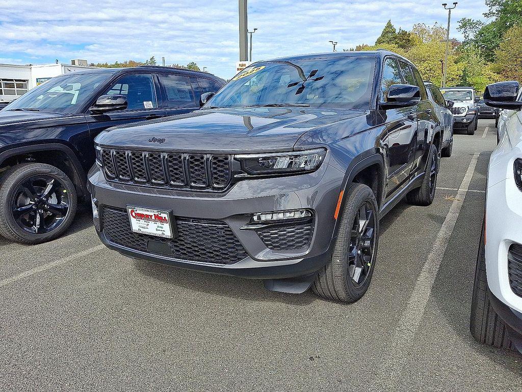 new 2025 Jeep Grand Cherokee car, priced at $52,084