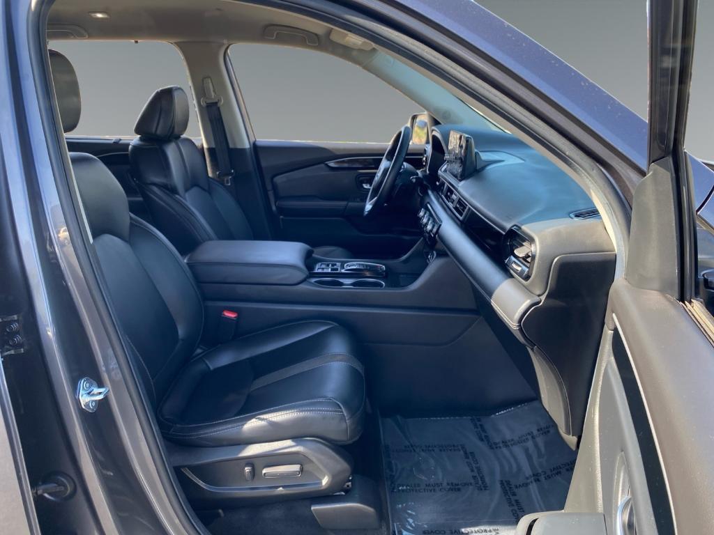 used 2025 Honda Pilot car, priced at $44,817