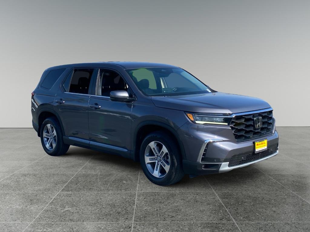 used 2025 Honda Pilot car, priced at $44,817