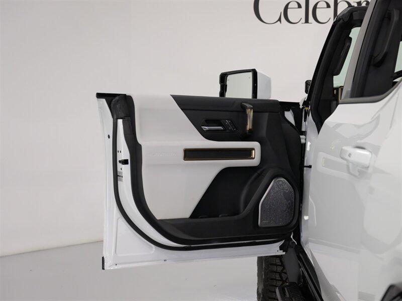 2023 Interstellar White GMC HUMMER EV Pickup