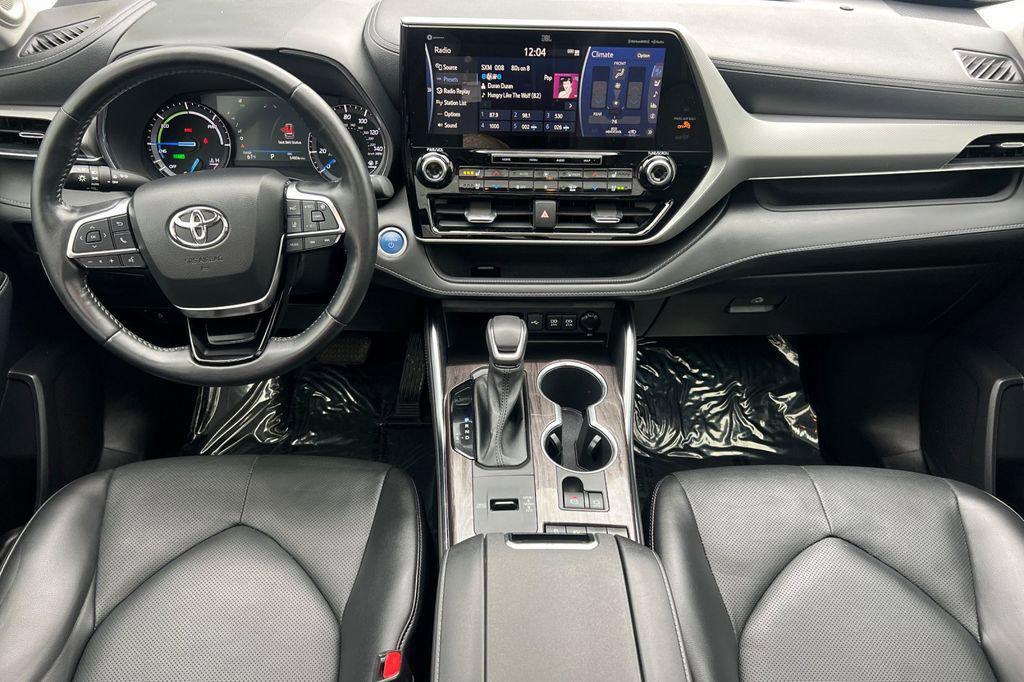 used 2021 Toyota Highlander Hybrid car, priced at $39,599