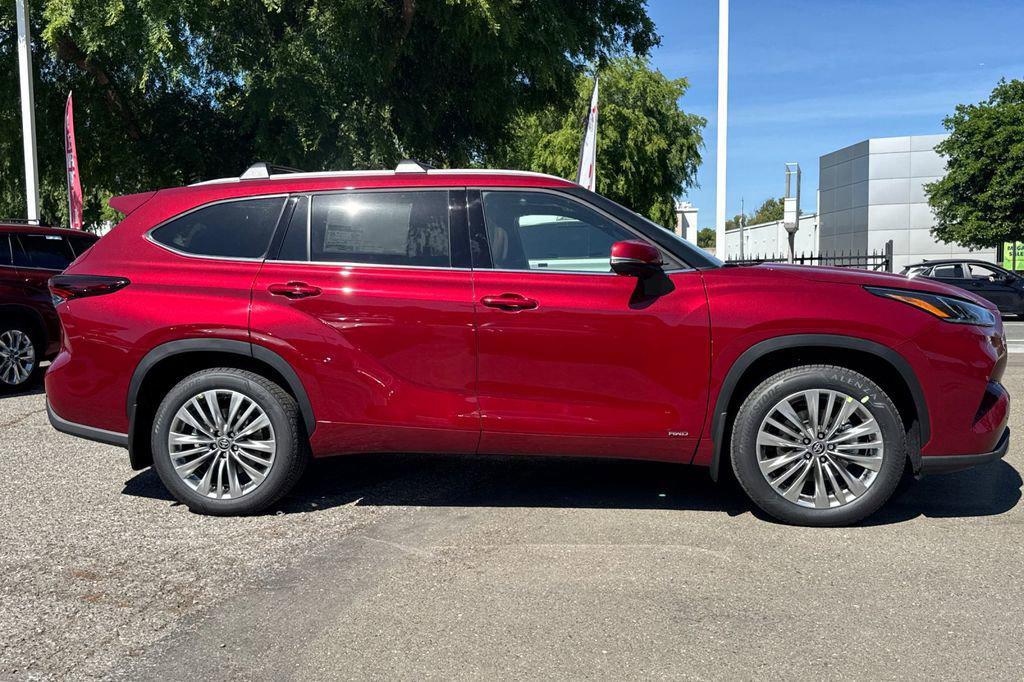 new 2026 Toyota Highlander Hybrid car, priced at $56,697