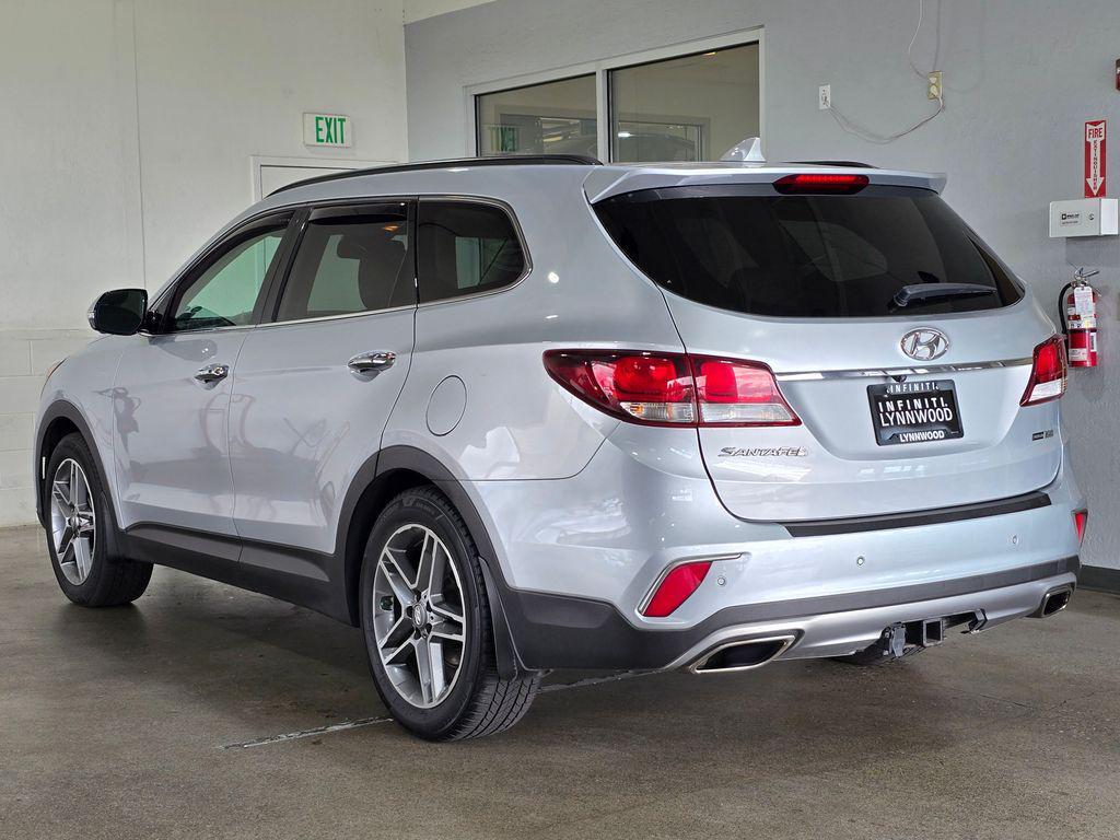 used 2018 Hyundai Santa Fe car, priced at $14,987