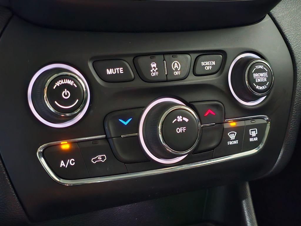 used 2020 Jeep Cherokee car, priced at $17,987