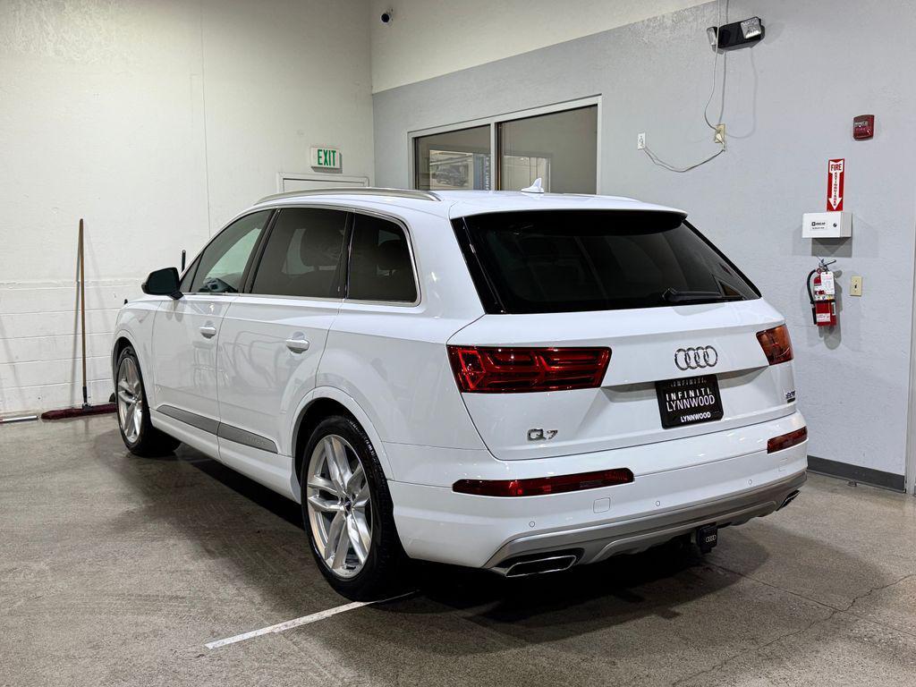 used 2018 Audi Q7 car, priced at $26,201