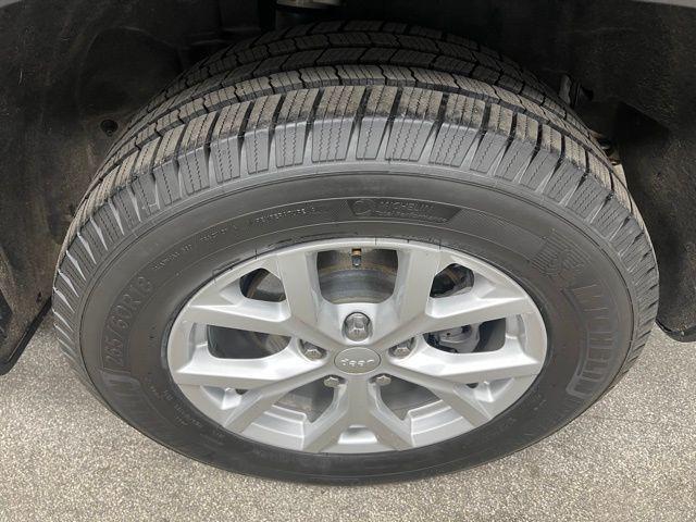 used 2023 Jeep Grand Cherokee car, priced at $26,405