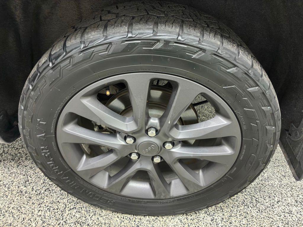 used 2018 Jeep Grand Cherokee car, priced at $22,405