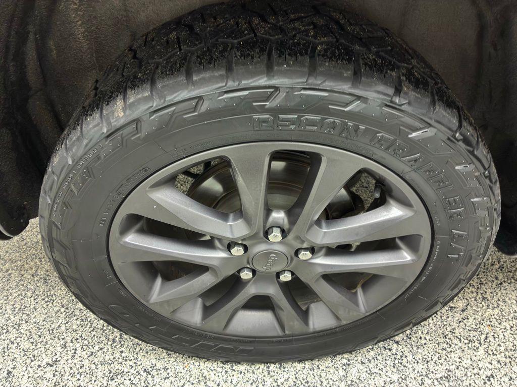 used 2018 Jeep Grand Cherokee car, priced at $22,405