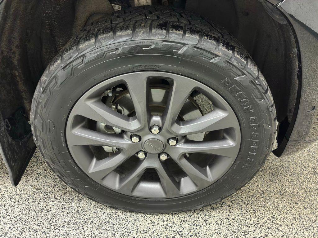 used 2018 Jeep Grand Cherokee car, priced at $22,405