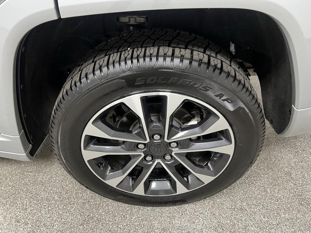 used 2023 Jeep Grand Cherokee car, priced at $37,255