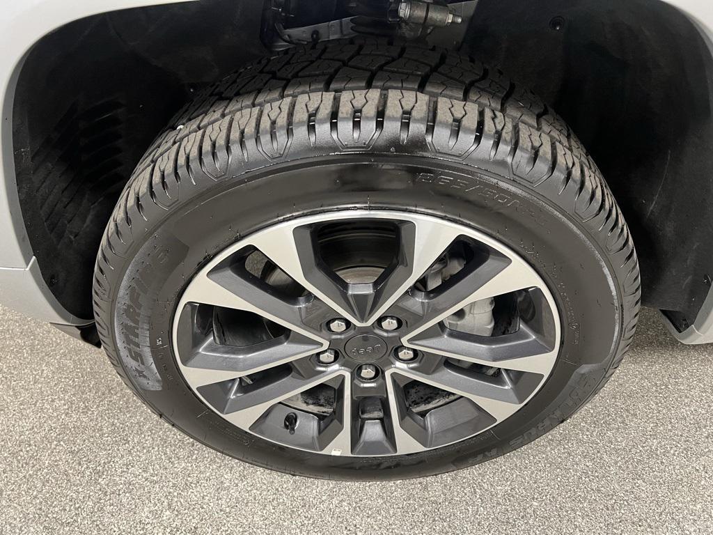 used 2023 Jeep Grand Cherokee car, priced at $37,255
