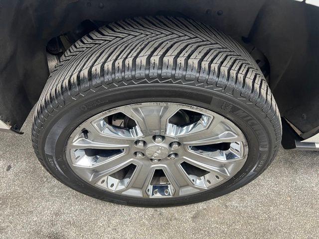 used 2017 GMC Yukon car, priced at $26,985