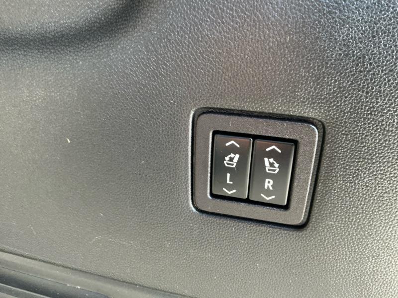 used 2023 Chevrolet Traverse car, priced at $32,995