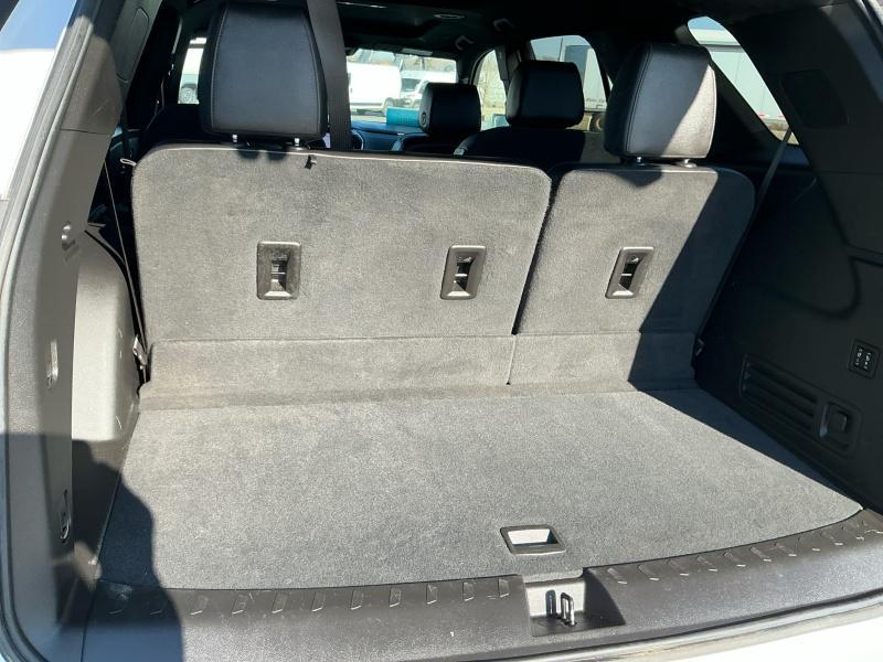 used 2023 Chevrolet Traverse car, priced at $32,995