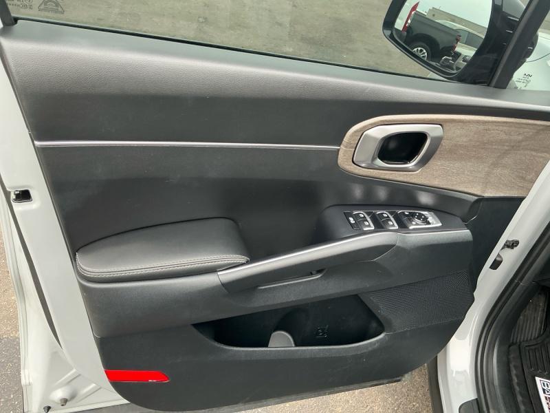 used 2023 Kia Sorento car, priced at $28,995