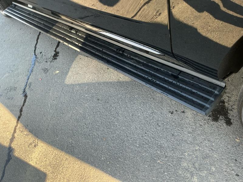 used 2024 Cadillac Escalade ESV car, priced at $99,995