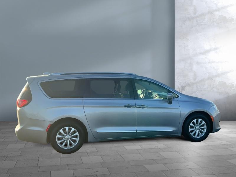 used 2018 Chrysler Pacifica car, priced at $12,995
