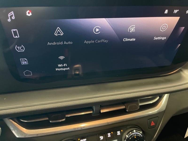 new 2025 Buick Envista car, priced at $23,240