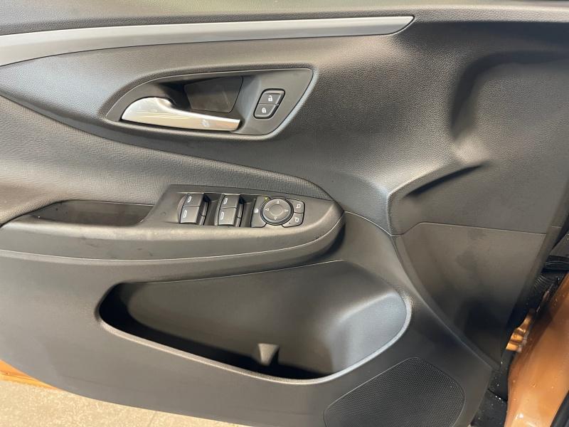 new 2025 Buick Envista car, priced at $23,240