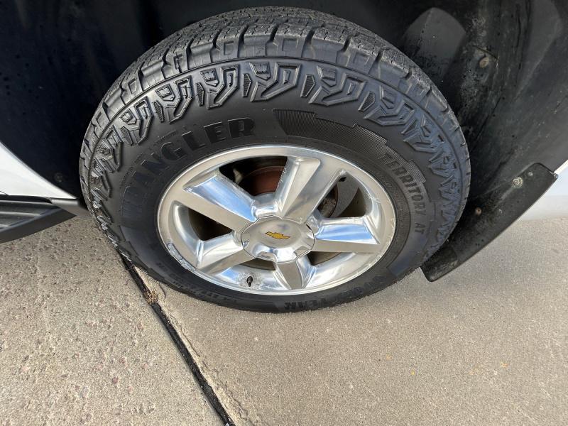 used 2009 Chevrolet Suburban car, priced at $14,495