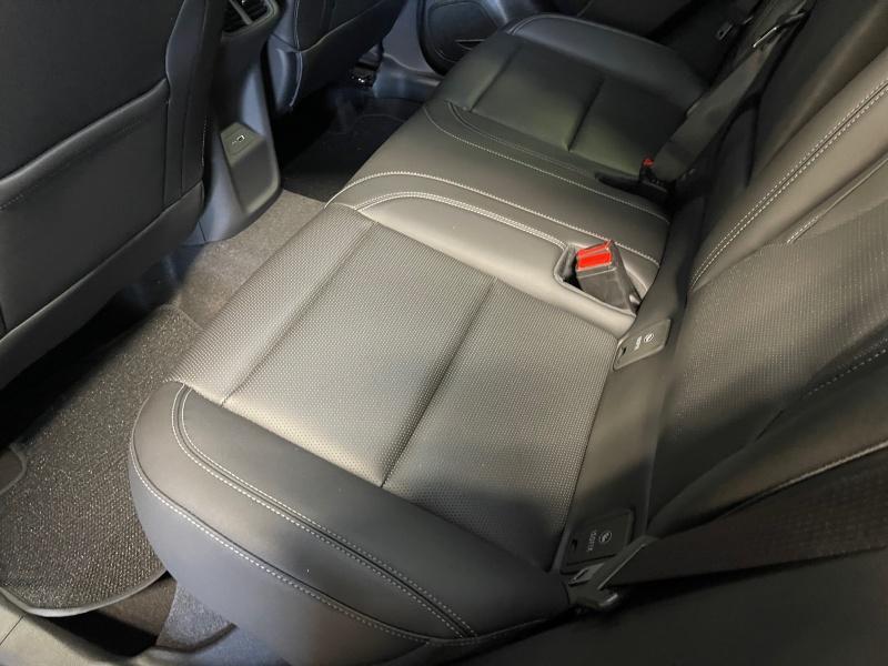 new 2025 Buick Envision car, priced at $38,249