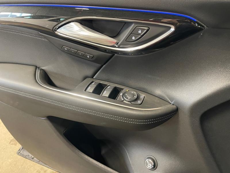 new 2025 Buick Envision car, priced at $38,249