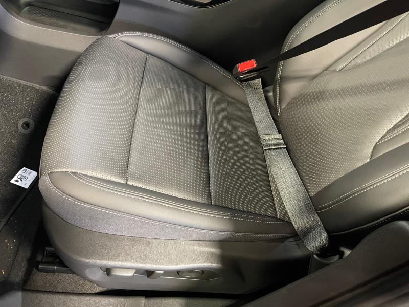 new 2025 Buick Envision car, priced at $38,249