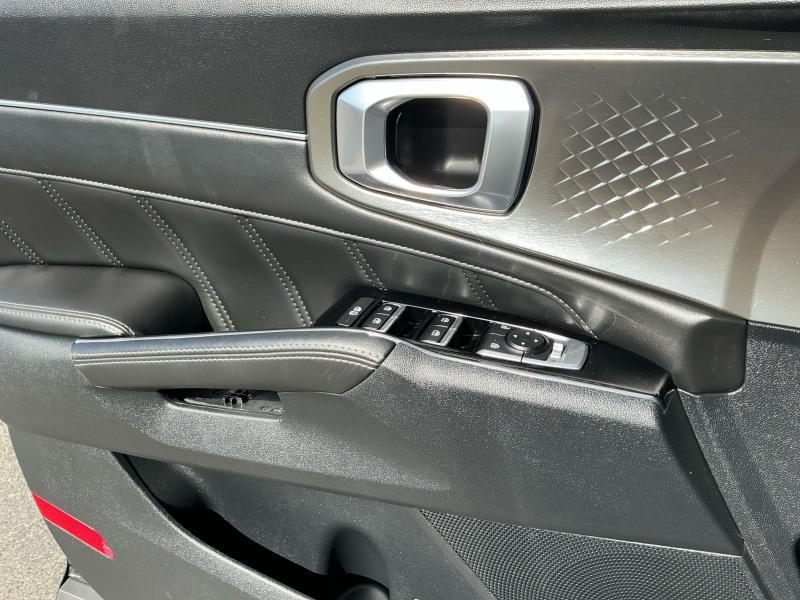 used 2022 Kia Sorento car, priced at $31,795