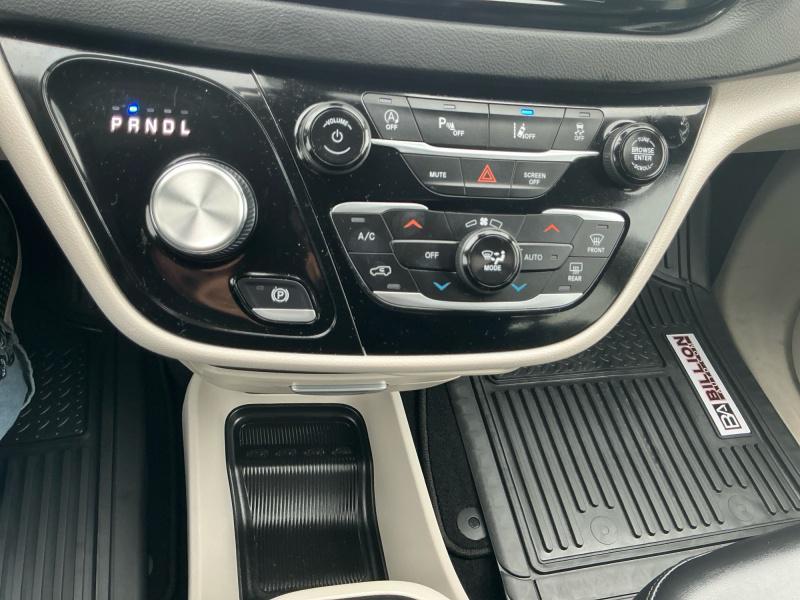 used 2024 Chrysler Pacifica car, priced at $28,750