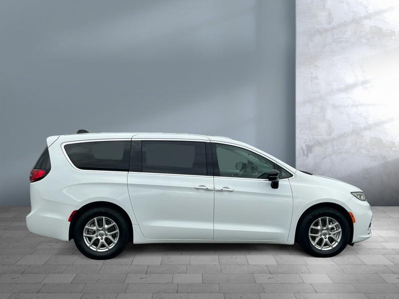 used 2024 Chrysler Pacifica car, priced at $28,750