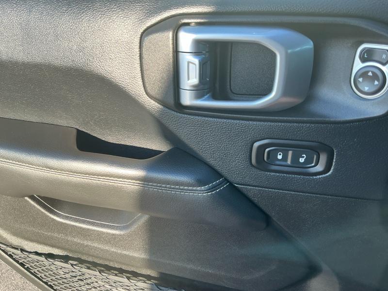 used 2019 Jeep Wrangler Unlimited car, priced at $27,995