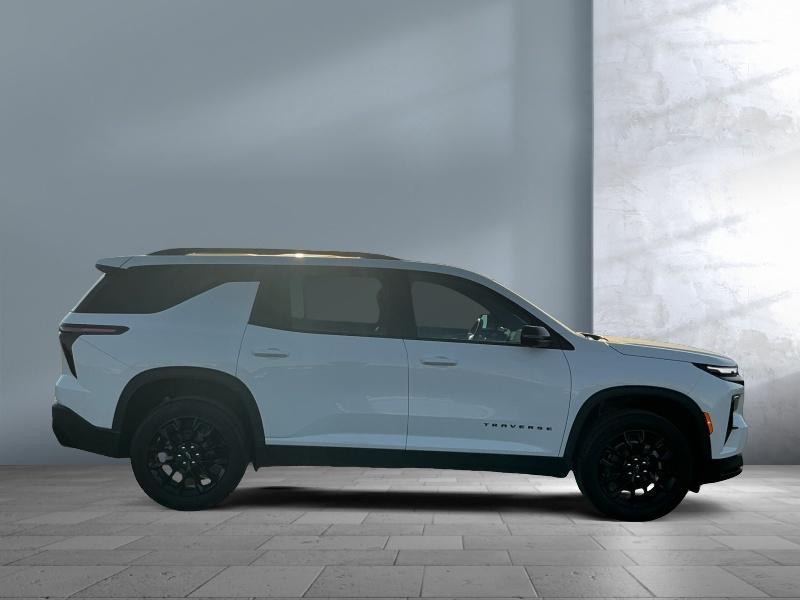 used 2024 Chevrolet Traverse car, priced at $38,995