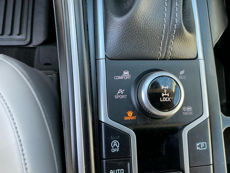 used 2022 Kia Sorento car, priced at $27,495