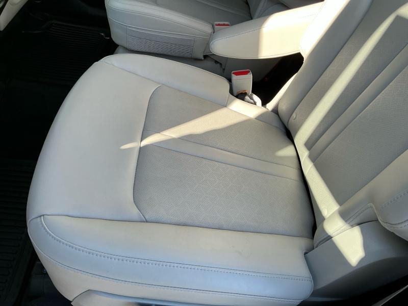 used 2022 Kia Sorento car, priced at $27,495