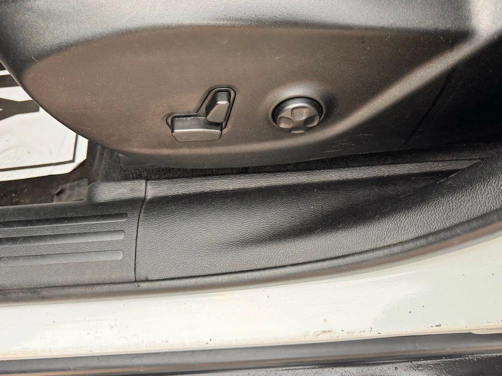 used 2014 Jeep Cherokee car, priced at $7,990