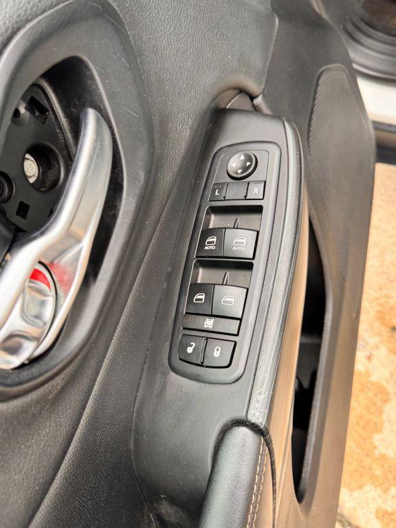 used 2014 Jeep Cherokee car, priced at $7,990